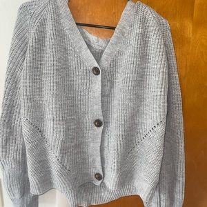 Light gray sweater, Size Large, never worn!